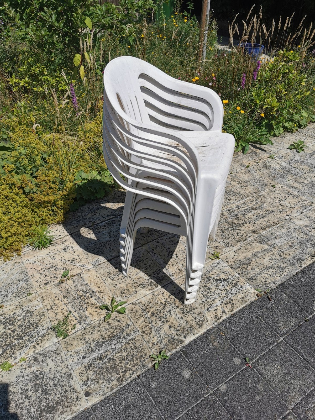 Set van 6 stapelbare witte kunststof tuinstoelen, Ophalen