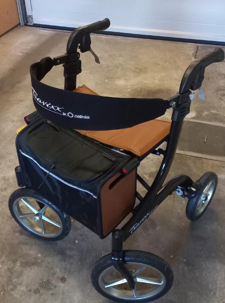 Te Koop: Travixx Traveller Rollator Medipoint maat S, Ophalen, Opvouwbaar, Zo goed als nieuw