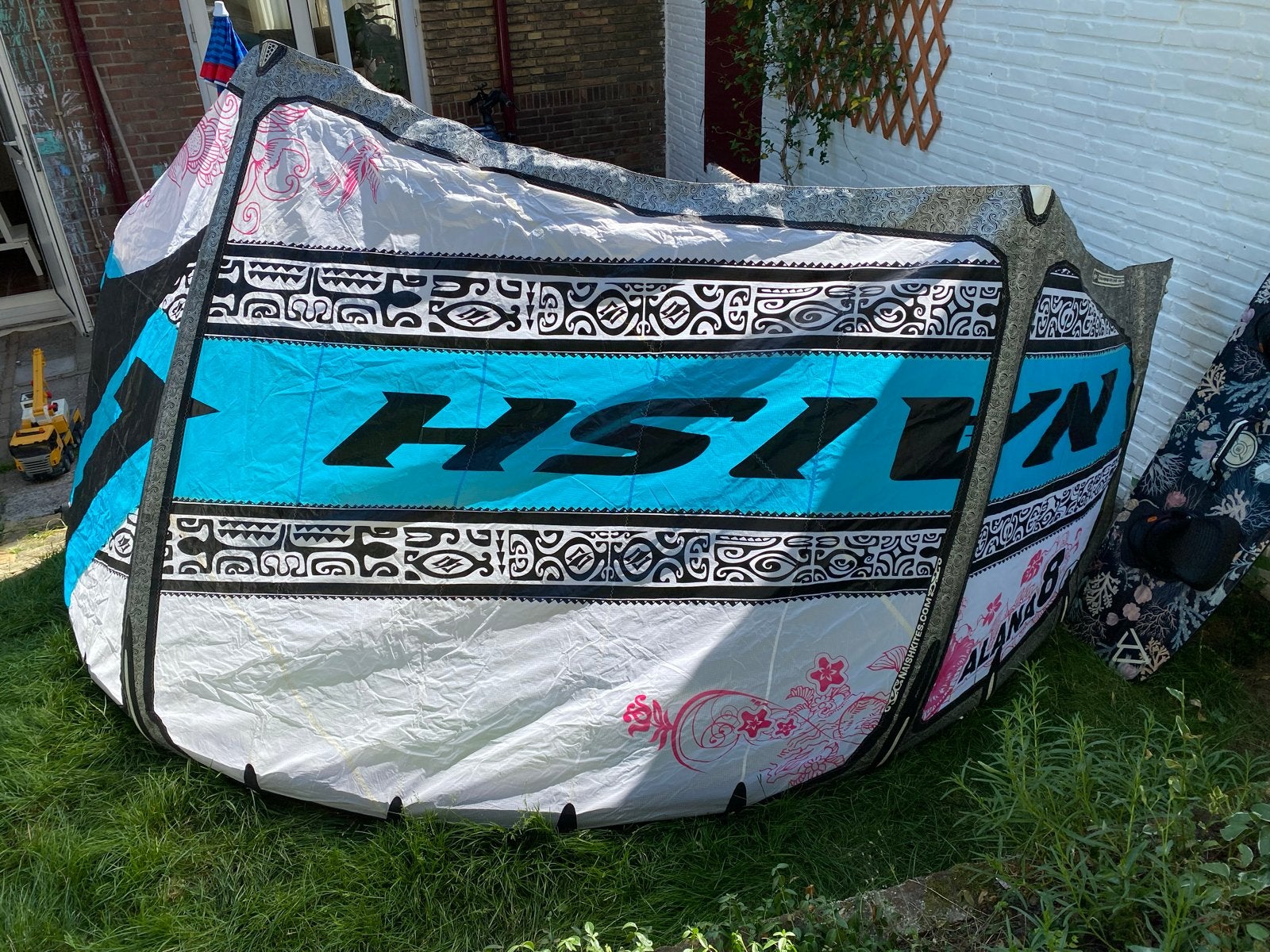 Naish Alana 8m² Kite + bar, goede staat (2016), Watersport en Boten, Kitesurfen, Geen board, Ophalen of Verzenden, Gebruikt, Kite