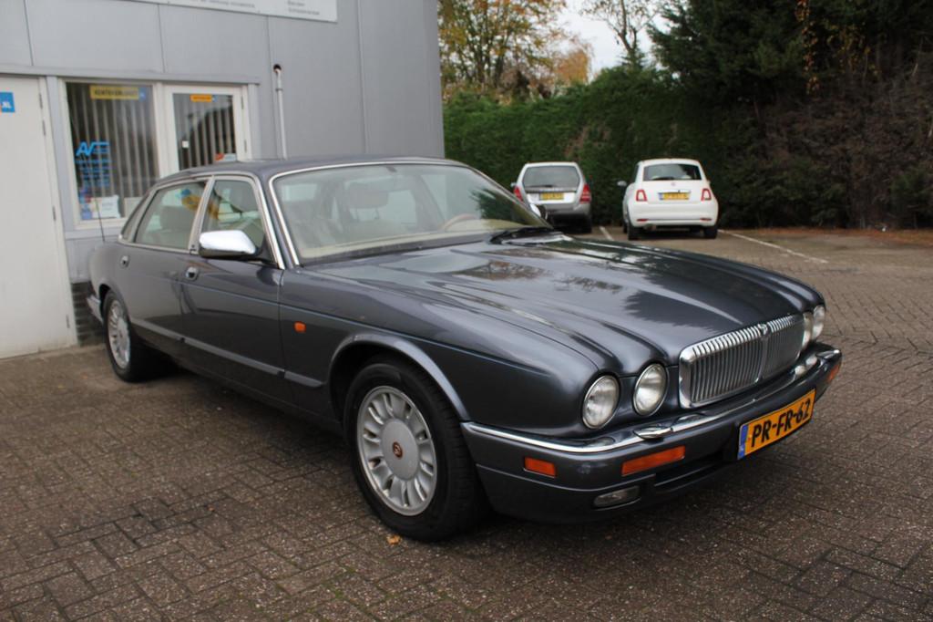 Daimler Double Six 6.0 V12 Origineel Nl Youngtimer Automaat, Achterwielaandrijving, Gebruikt, Beige, 12 cilinders