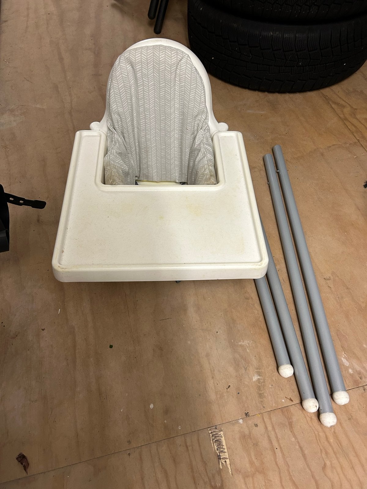 Witte Ikea kinderstoel met afneembaar eetblad, Ophalen, Gebruikt, Overige typen, Afneembaar eetblad