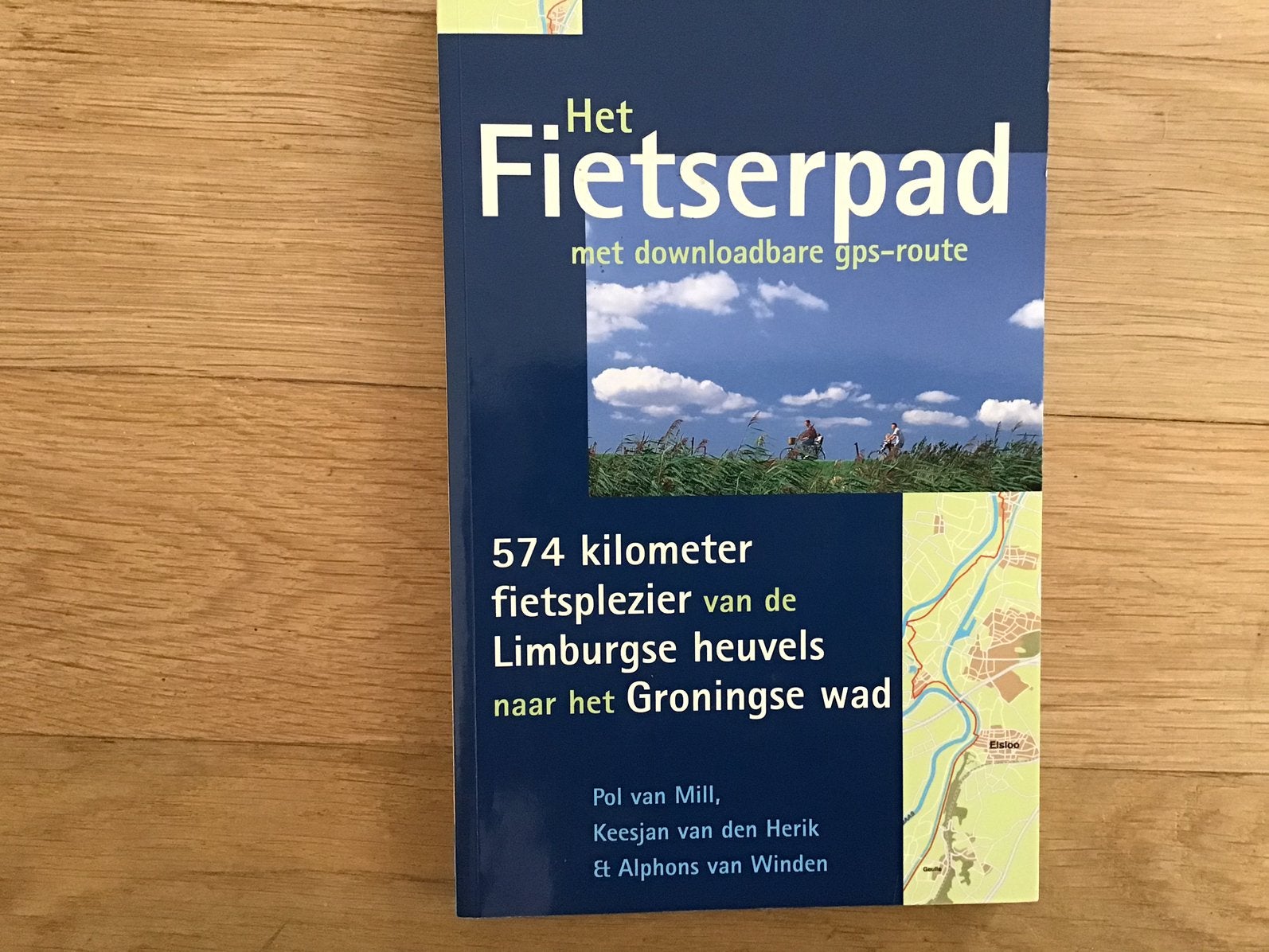 Het Fietserpad 574 kilometer fietsplezier van de Limburgse, Overige merken, Europa, Ophalen of Verzenden, Zo goed als nieuw