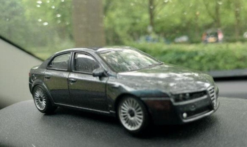 Super nette ALFA ROMEO 159 1/43 BURAGO, Ophalen of Verzenden, Zo goed als nieuw, Auto