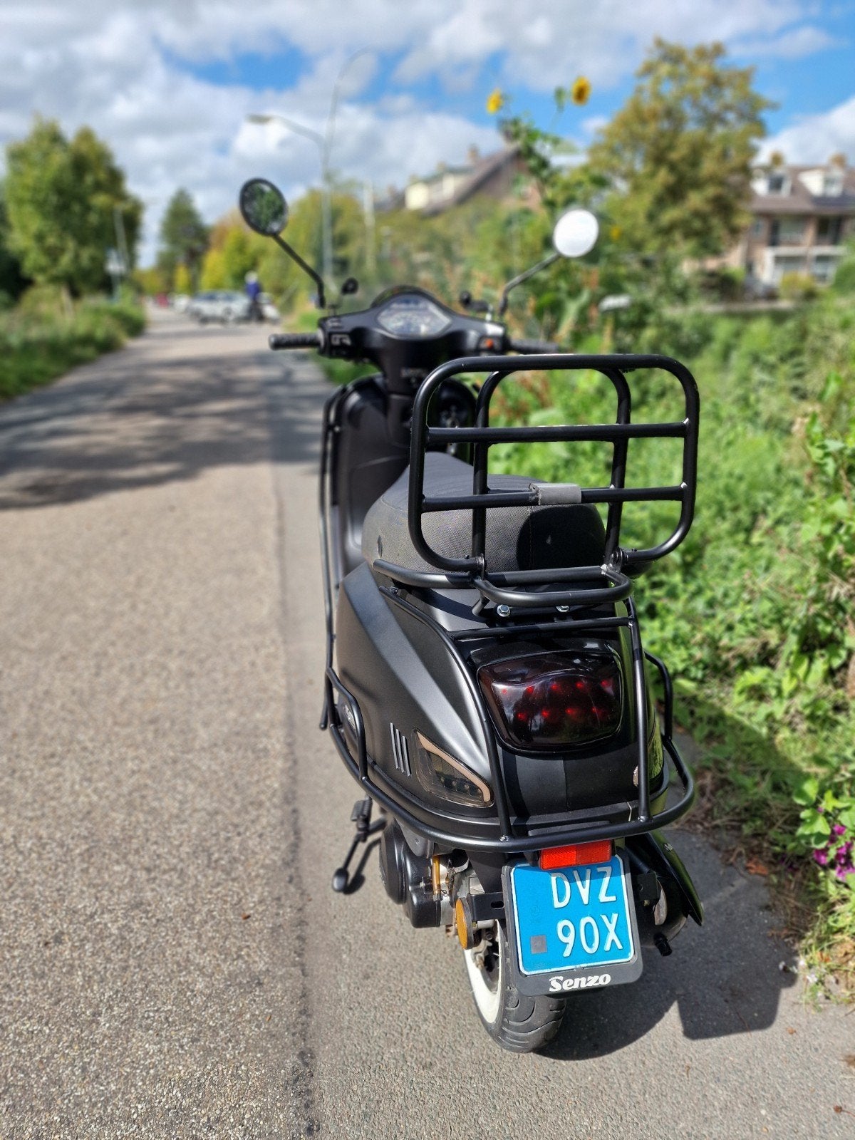 Vespa look scooter, kleur mat zwart!!, Overige merken, Ophalen of Verzenden, Zo goed als nieuw, Benzine