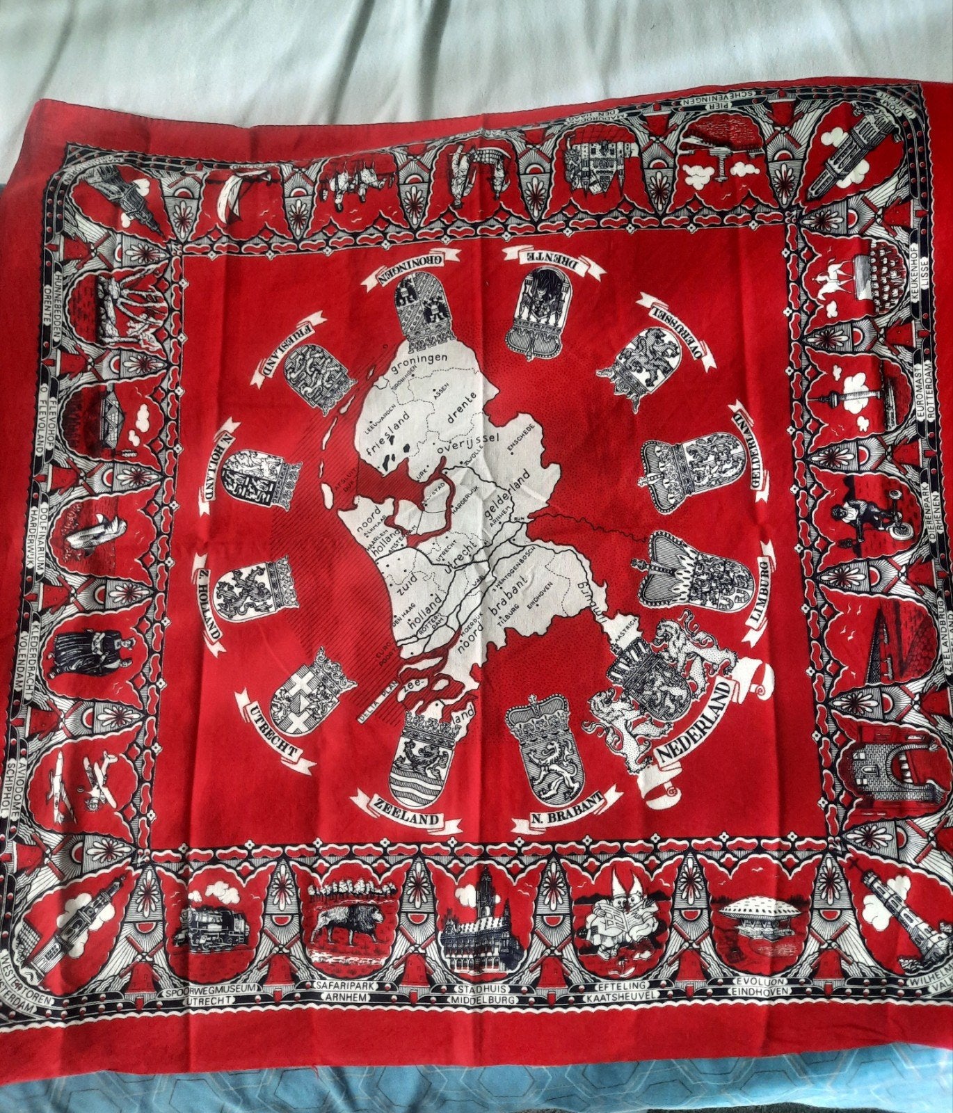 Retro, rode zakdoek, geen gebruikssporen, Ophalen of Verzenden