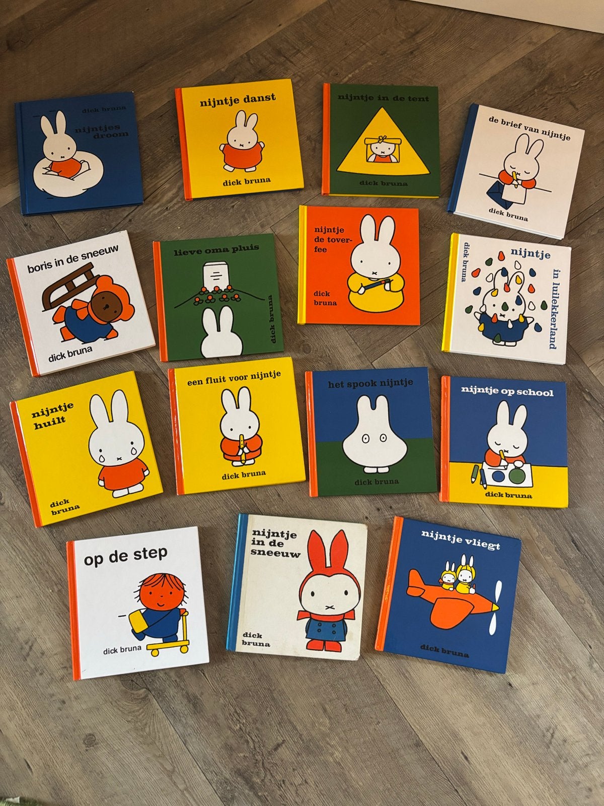 Grote collectie Dick Bruna boekjes (Nijntje, Boris, etc.), Gelezen, Fictie algemeen, Jongen of Meisje, Ophalen of Verzenden