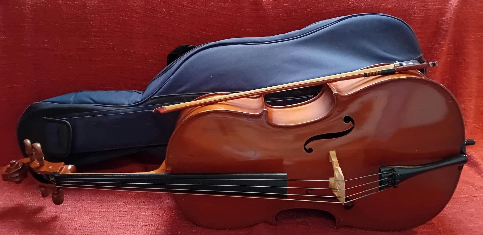 Cello 3/4 met strijkstok en stevige hoes, Muziek en Instrumenten, Strijkinstrumenten | Cello's, Ophalen, Gebruikt, 3/4-cello, Met koffer