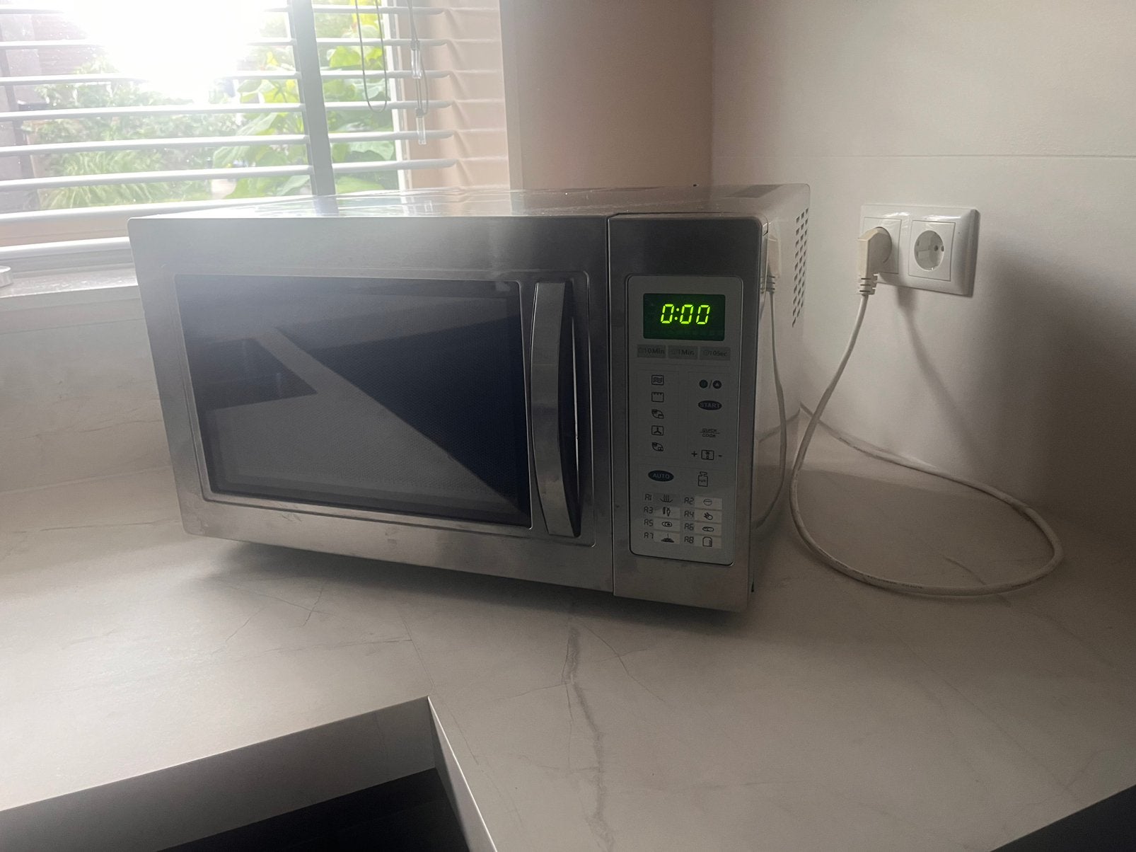 Alaska MW 1000 GC combimagnetron, Ophalen, Zo goed als nieuw, Grill, Draaiplateau