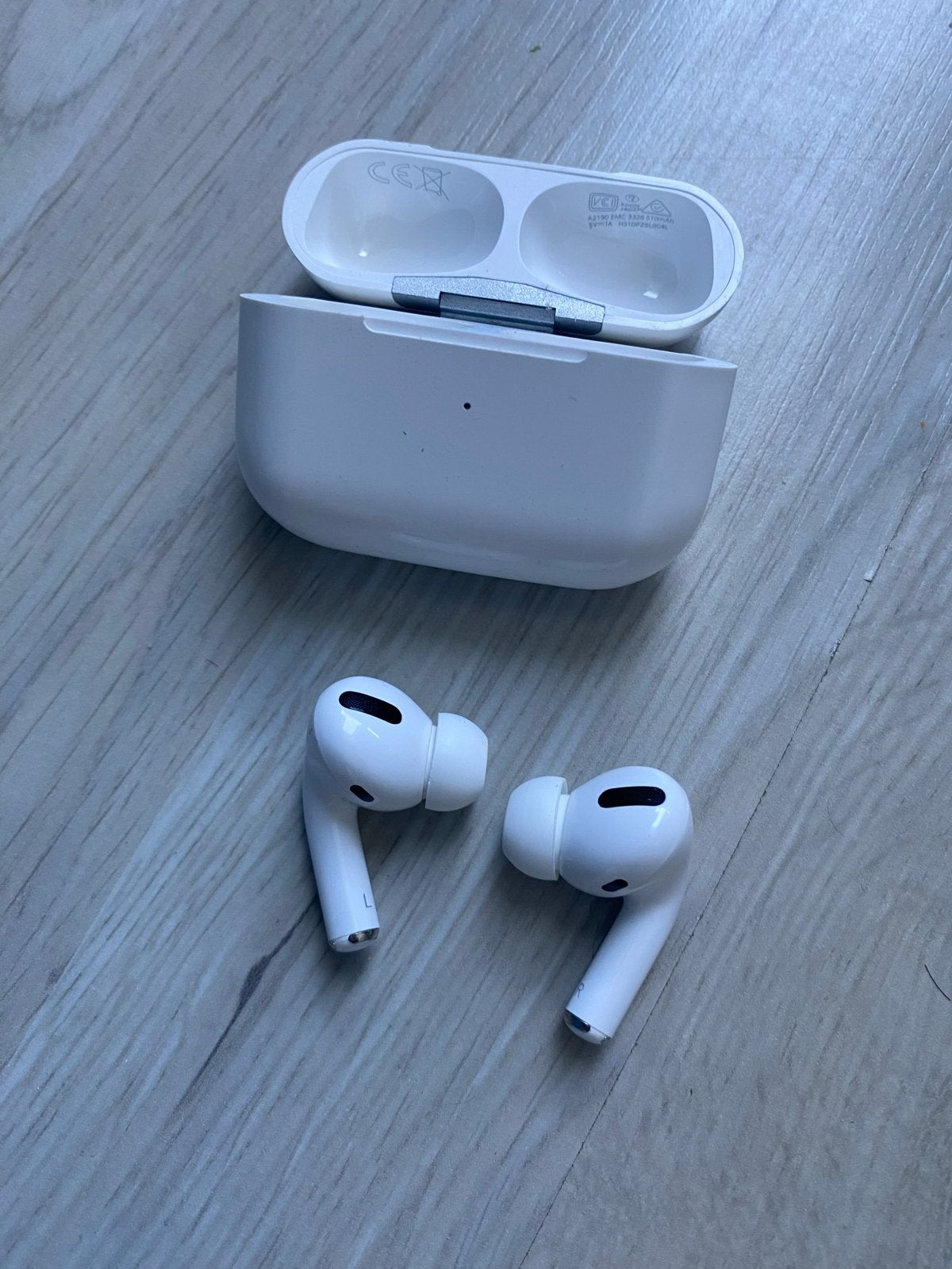 Apple AirPods Pro (1e gen) + Magsafe oplaad, bluetooth defec, Audio, Tv en Foto, Koptelefoons, In-ear, Bluetooth, Ophalen of Verzenden
