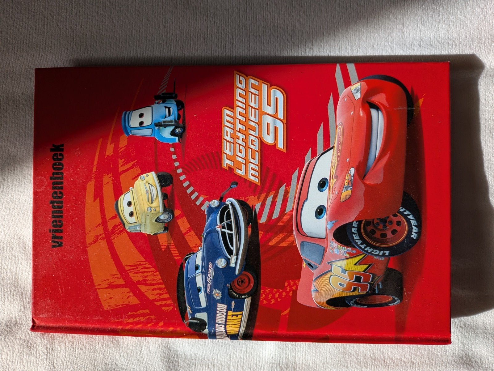 Cars Vriendenboek - Team Lightning McQueen, Ophalen of Verzenden, Nieuw, Disney Pixar, Non-fictie