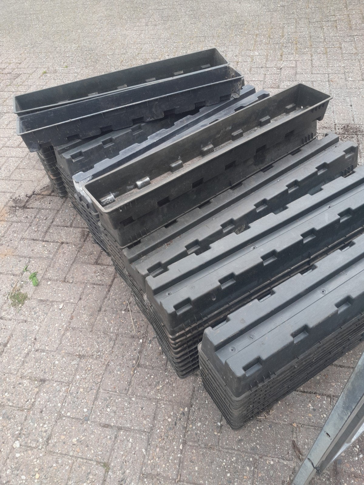 Zwarte kunststof bloembakken, diverse maten, Ophalen, Gebruikt