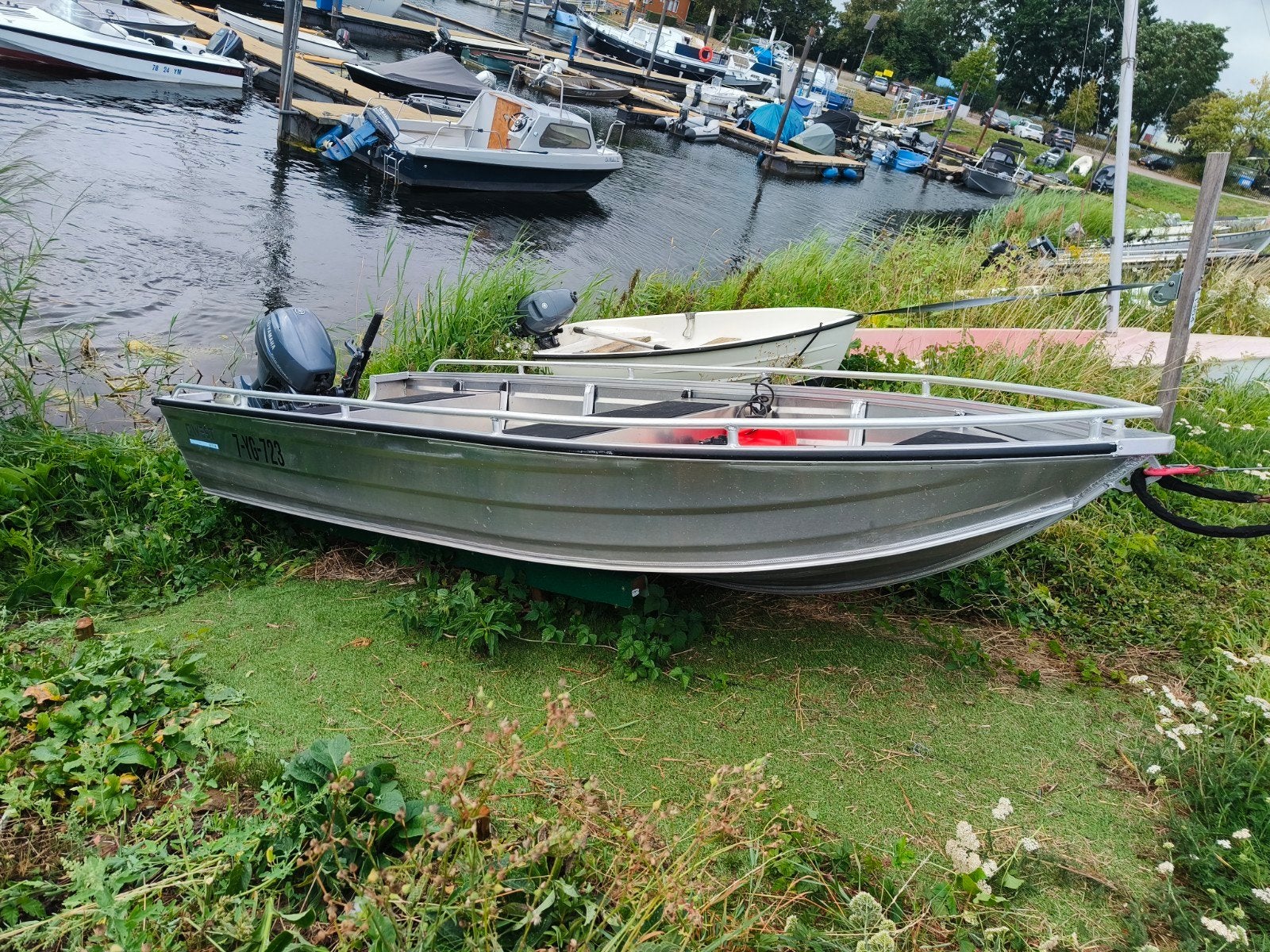 Qwest B381 met Yamaha 9.9pk kortstaart, onderhoudsarm, Watersport en Boten, Motorboten en Motorjachten, Overige merken, 4 m, Buitenboordmotor