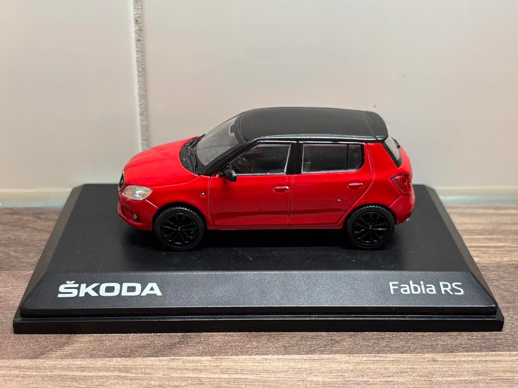 Skoda Fabia RS Rood Metallic Abrex 1:43, Ophalen of Verzenden, Zo goed als nieuw, Auto, Overige merken