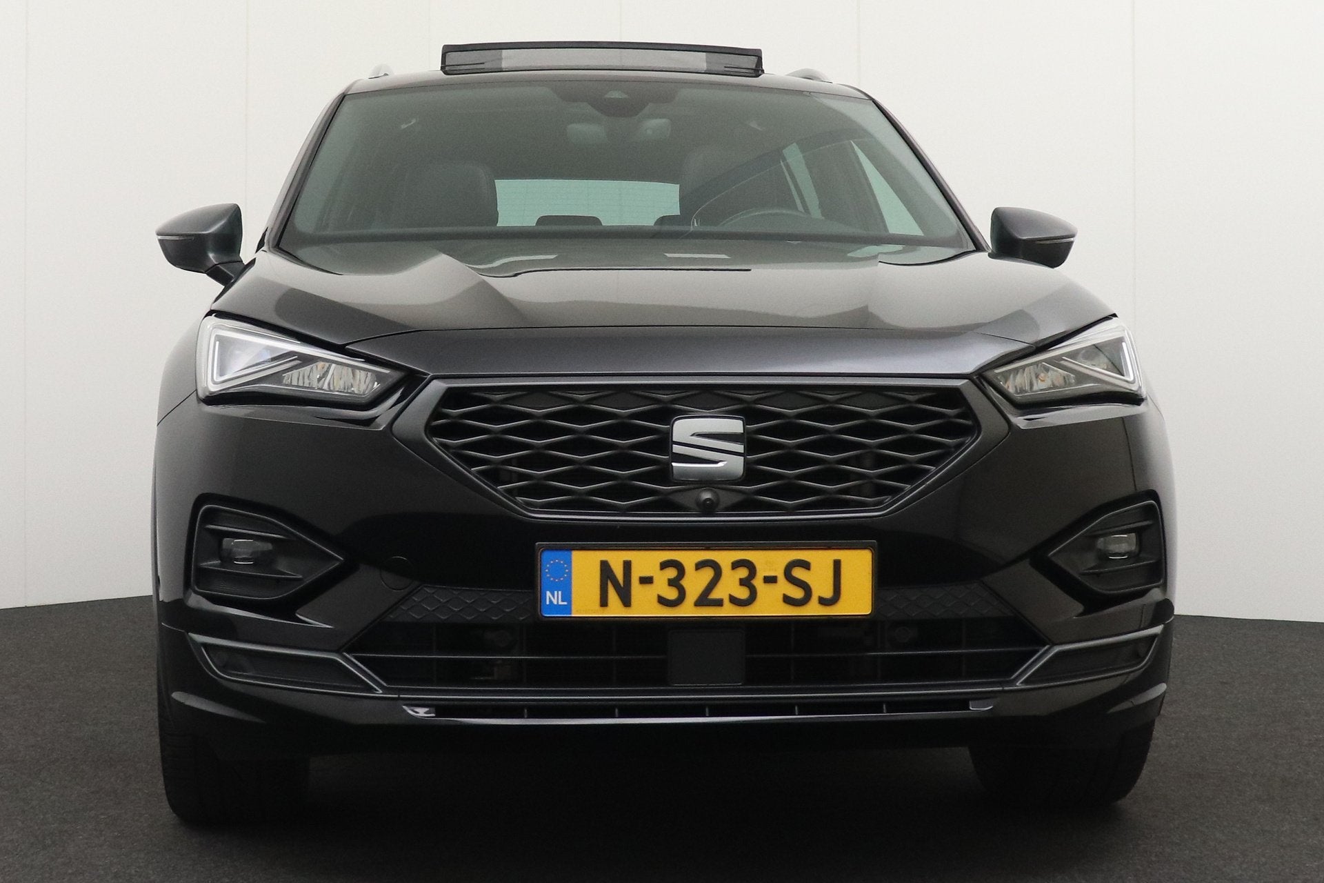 SEAT Tarraco 1.4 TSI PHEV FR-Sport Pano-dak Leder Elek.Trekh, Auto's, Zwart, Hybride Elektrisch/Benzine, SUV of Terreinwagen, 111 €/maand