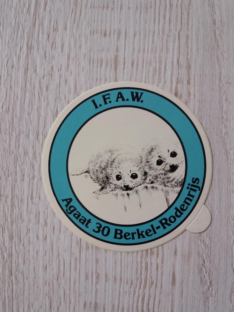 sticker I.F.A.W. Agaat 30 Berkel - Rodenrijs, Ophalen of Verzenden, Zo goed als nieuw, Dier en Natuur