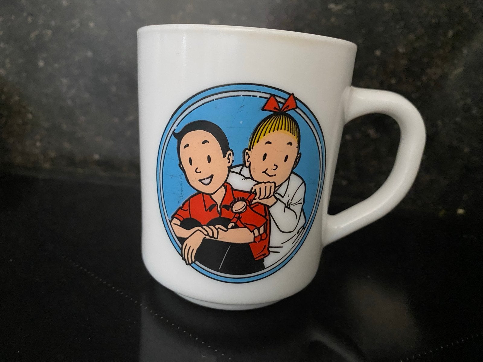 Vintage Suske en Wiske mok - De Beukelaer 1995, Ophalen of Verzenden, Zo goed als nieuw, Wit, Vintage