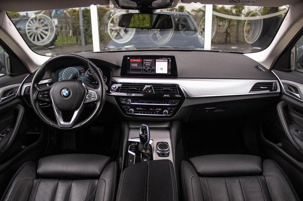 BMW 5-serie Touring 520i High Executive Edition | 2e eigenaa, Automaat, 1998 cc, Achterwielaandrijving, 4 cilinders