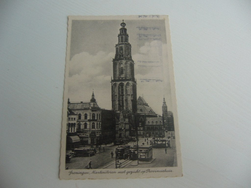 GRONINGEN  =  MARTINITOREN MET TRAMS EN OUDE AUTO,S  1943, Ophalen of Verzenden, 1940 tot 1960, Gelopen, Groningen