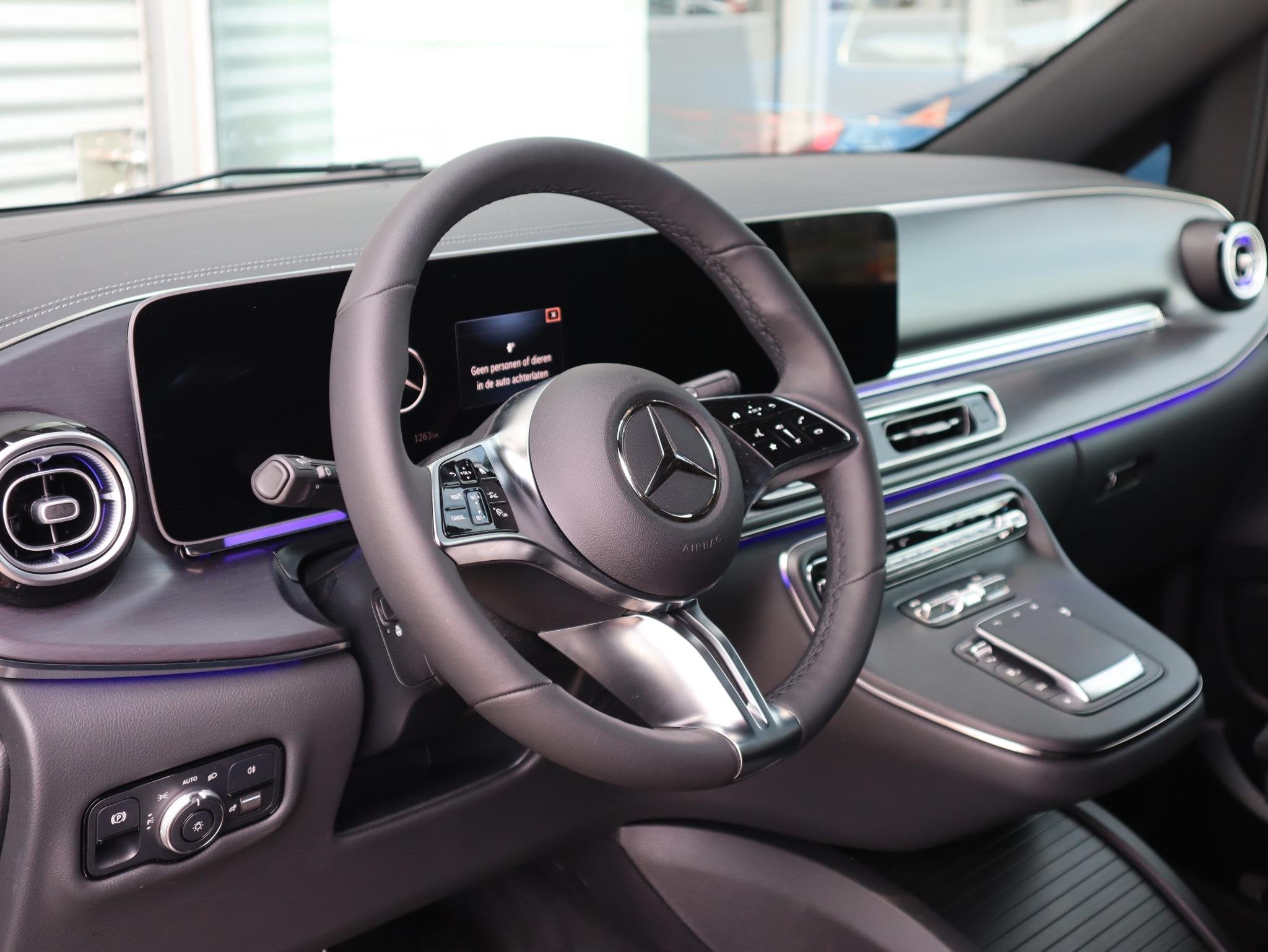 Mercedes-Benz EQV 300 L2 AVANT. 8 pers. (365km WLTP), Auto's, Stof, 365 km, Automatische klimaatregeling, 90 kWh