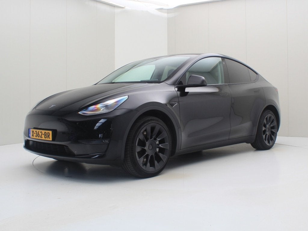 Tesla Model Y Long Range 345pk AWD [ TREKHAAK+AMD RYZEN+20 I, Auto's, 104 €/maand, 0 cilinders, Gebruikt, Zwart