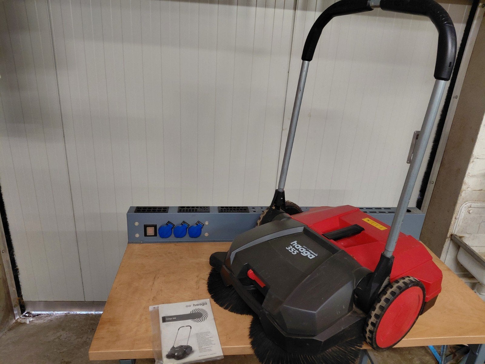 Haaga 355 Veegmachine - Nieuwstaat, Ophalen, Nieuw