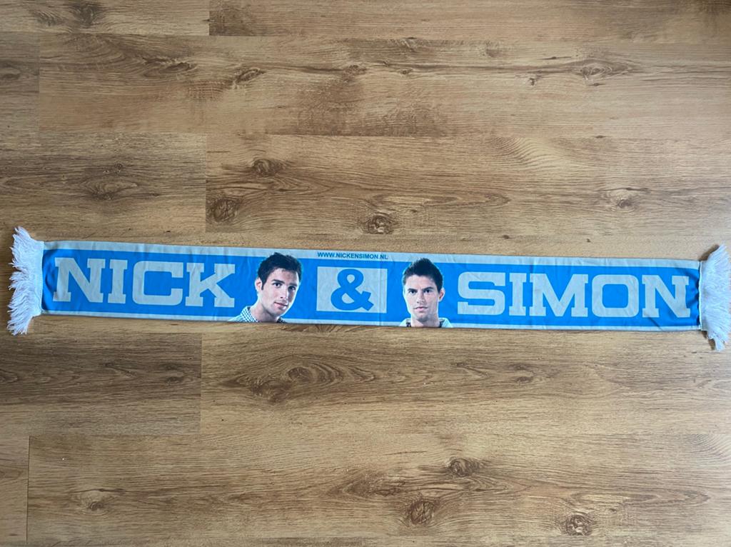 Nick & Simon fansjaal - Origineel en gesigneerd!, Verzamelen, Ophalen of Verzenden, Kleding, Gesigneerd