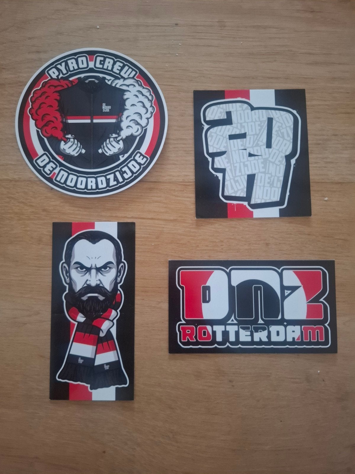 Feyenoord stickers dnz, Ophalen of Verzenden, Zo goed als nieuw, Feyenoord, Poster, Plaatje of Sticker