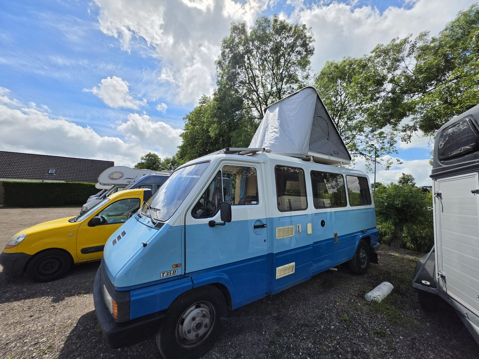 UNIEKE CAMPER, RONDOM RAMEN MET DAKTENT  renault Master, Caravans en Kamperen, Campers, Overige merken, Buscamper of Camperbus
