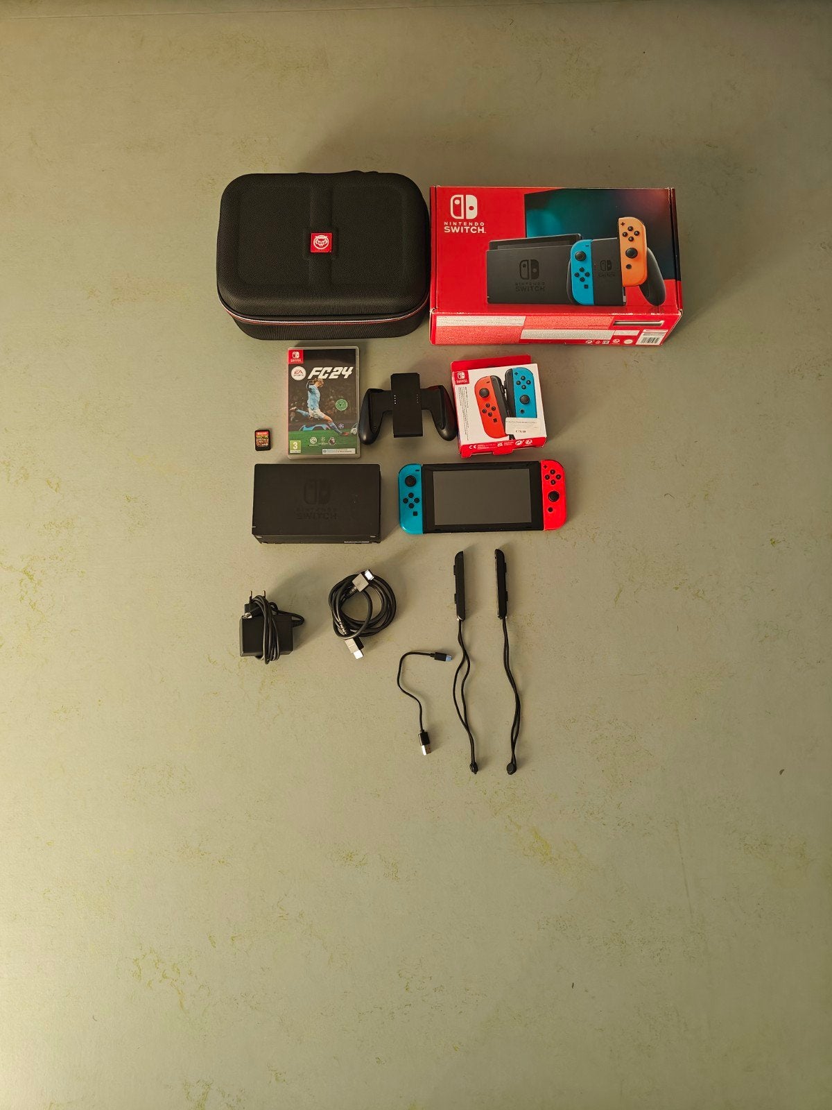 Nintendo Switch V2 Set + 4 Joy-Cons, Koffer & 2 Games, Switch 2019 Upgrade, Met games, Met 2 controllers, Ophalen of Verzenden
