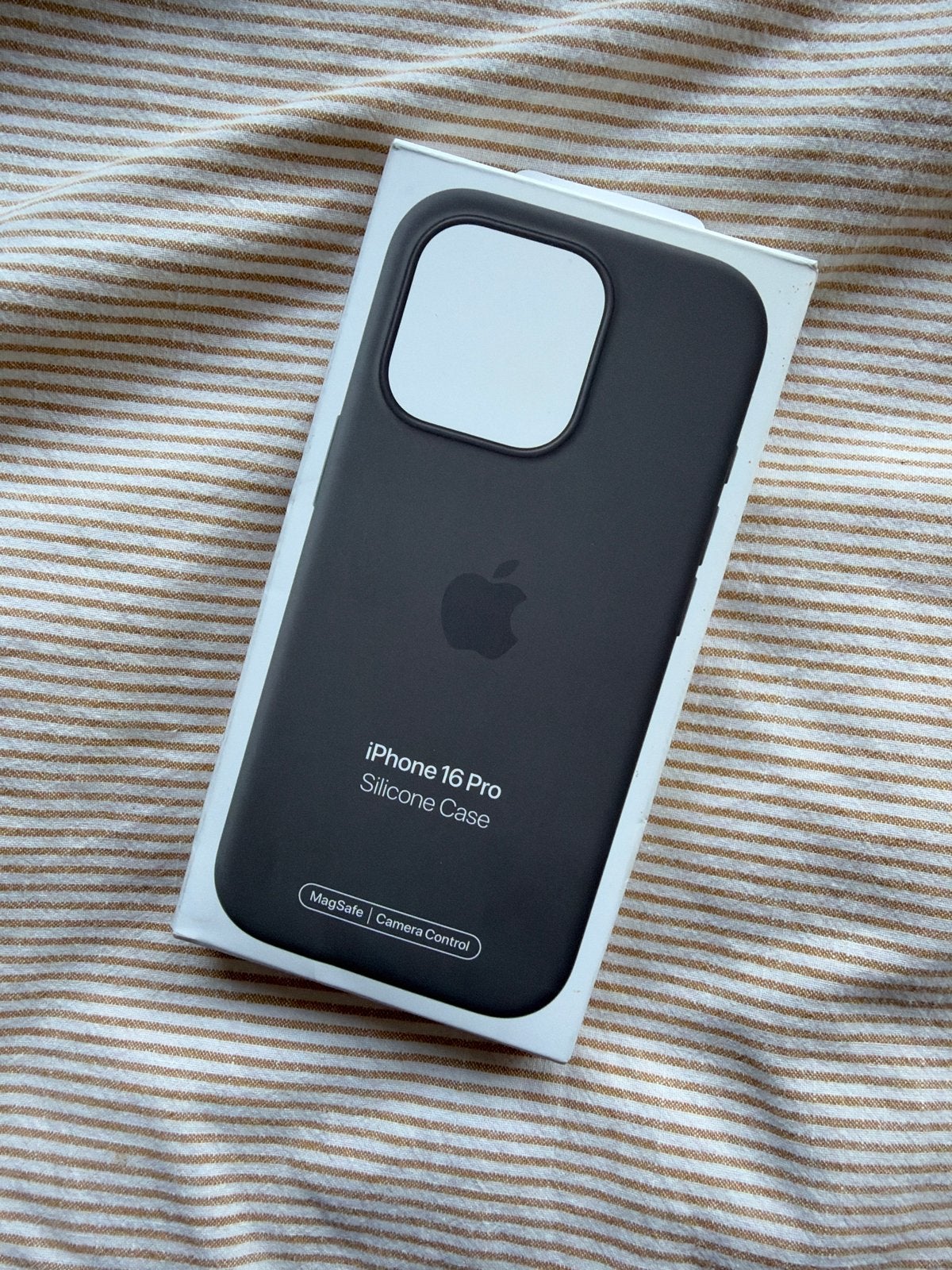 Origineel Apple iPhone 16 Pro Silicone Hoesje - Space Gray, Telecommunicatie, IPhone 16 Pro, MagSafe, Nieuw, Hoesje of Tasje