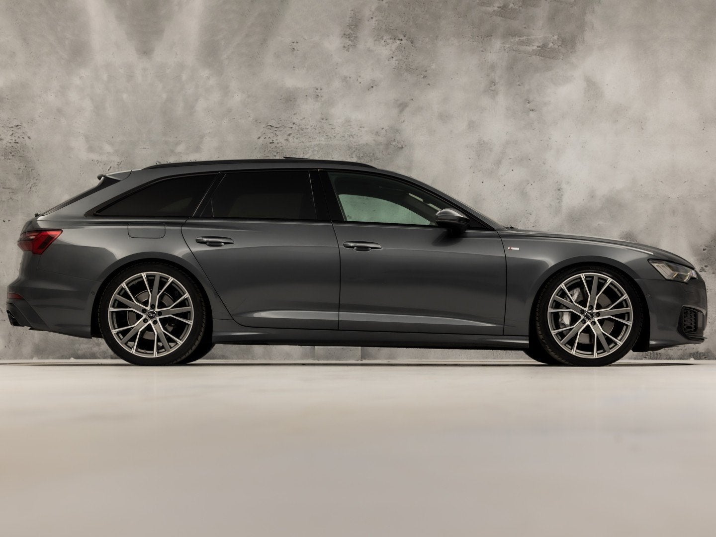Foto 4 van Audi A6 Avant 55 TFSI quattro S-Line 340Pk Automaat (PANORAM