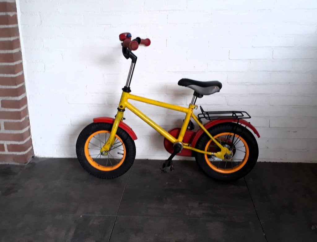 loekie kinderfietsje 12 inch, Fietsen en Brommers, Fietsen | Kinderfietsjes, Ophalen, Terugtraprem, Gebruikt, Loekie