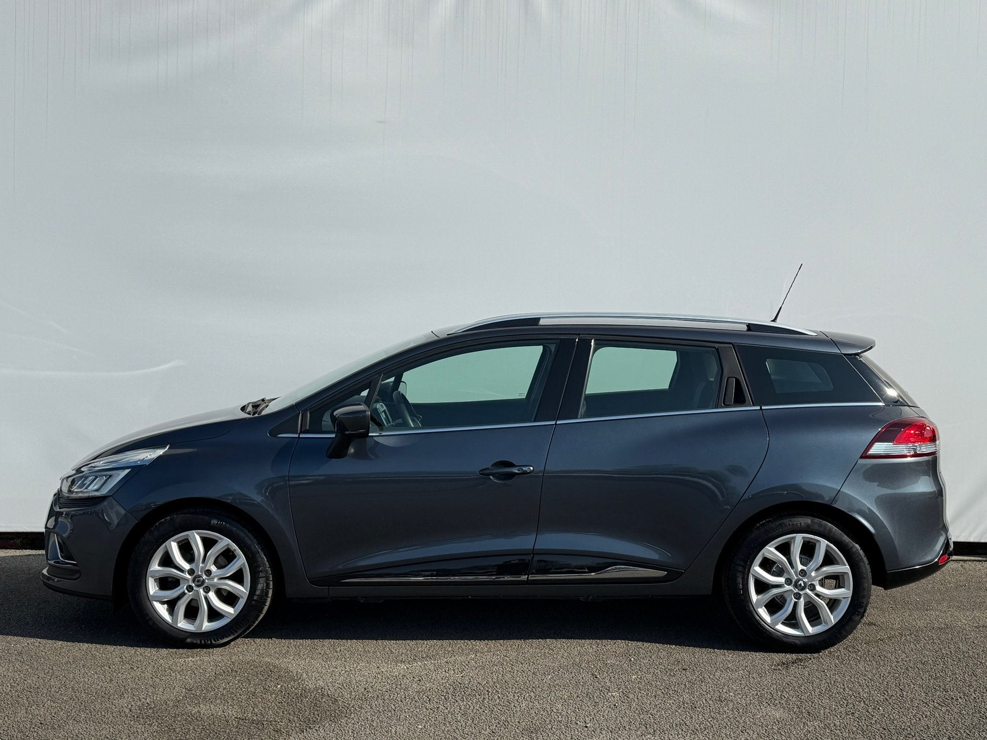 Renault Clio Estate 0.9 TCe Intens Dakrails | Sportvelgen |, 898 cc, Gebruikt, Euro 6, 1098 kg