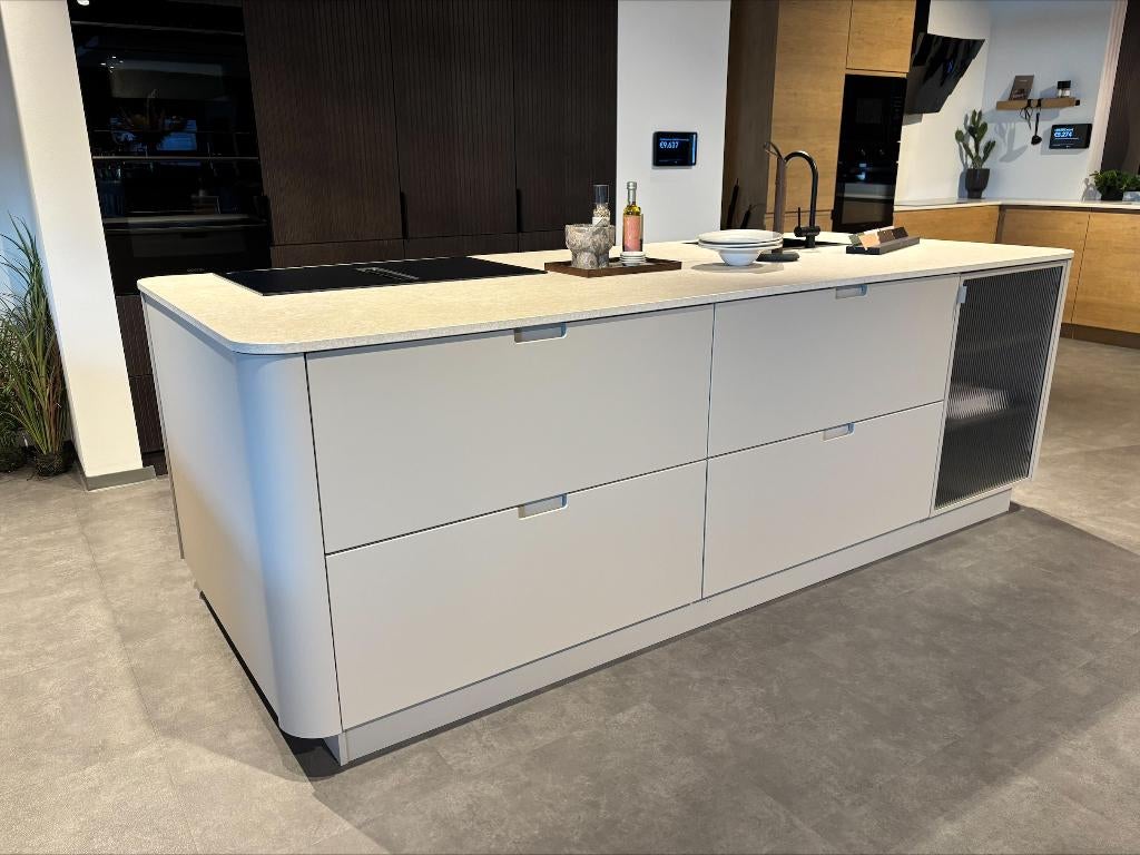 Showroom Kvik keukeneiland - Evento - Arizona beige, Huis en Inrichting, Ophalen, Overige typen, Zo goed als nieuw, Kunststof