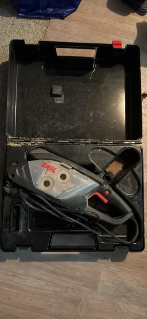 Skil bandschuurmachine in koffer, Doe-het-zelf en Verbouw, Gereedschap | Schuurmachines, Ophalen, Gebruikt, 600 tot 1200 watt