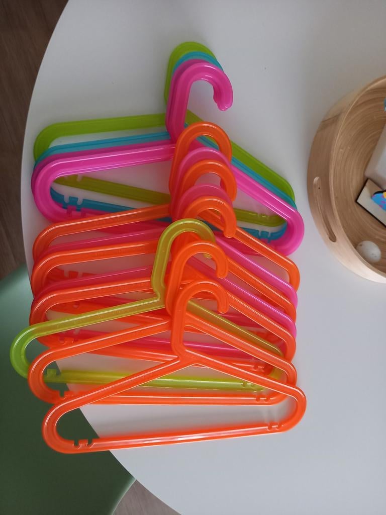 27 IKEA BAGIS Kinderkledinghangers - Set van 16 stuks, Ophalen, Gebruikt
