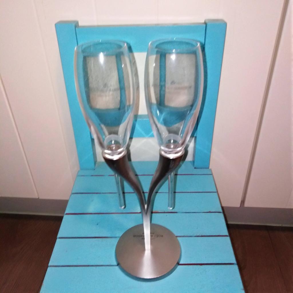 Duo flutes Moet & Chandon glazen in houder Philippe di Meo, Ophalen, Glas of Glazen, Gebruikt, Glas