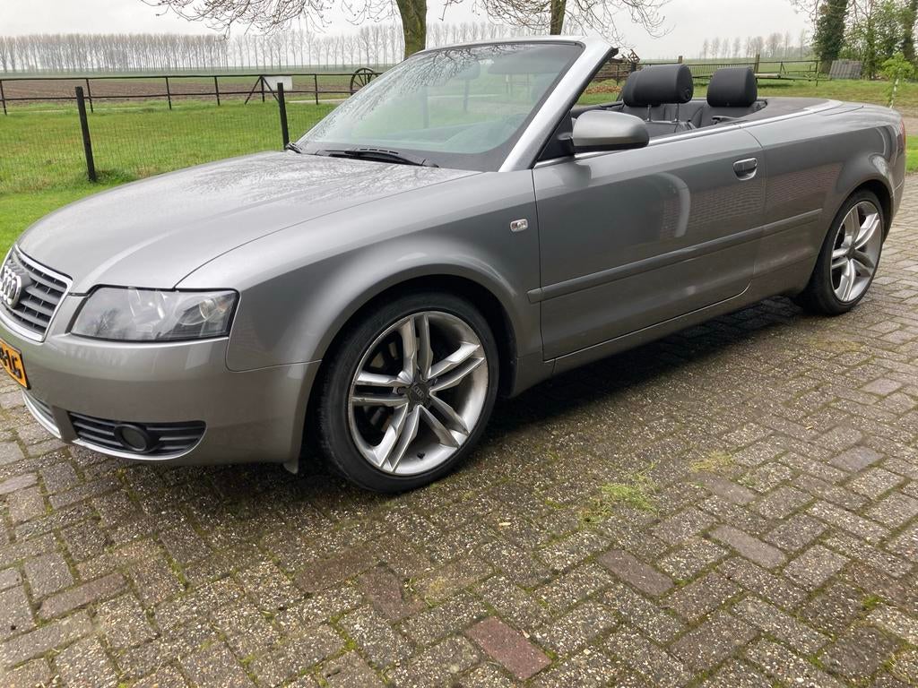 Audi A4 2.4 V6 125KW Cabrio AUT 2004 Grijs, Cabriolet, 4 stoelen, A4, Particulier