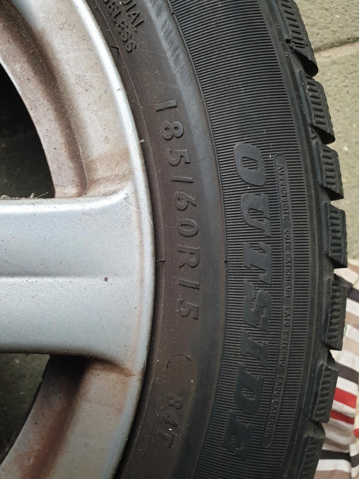 Winterbanden op lichtmetalen velgen 185/60R15, Auto-onderdelen, Banden en Velgen, Ophalen, Gebruikt, 15 inch, Banden en Velgen