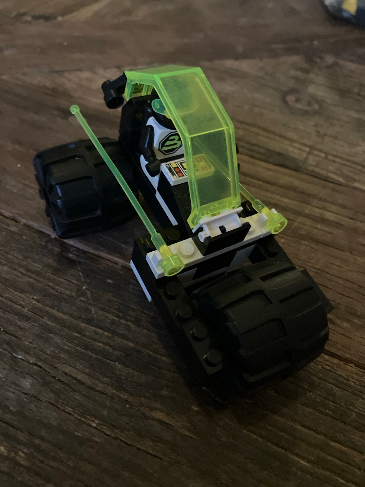 Lego 6851 Tri-Wheeled Tyres met Minifiguur, Gebruikt, Lego, Ophalen of Verzenden, Space