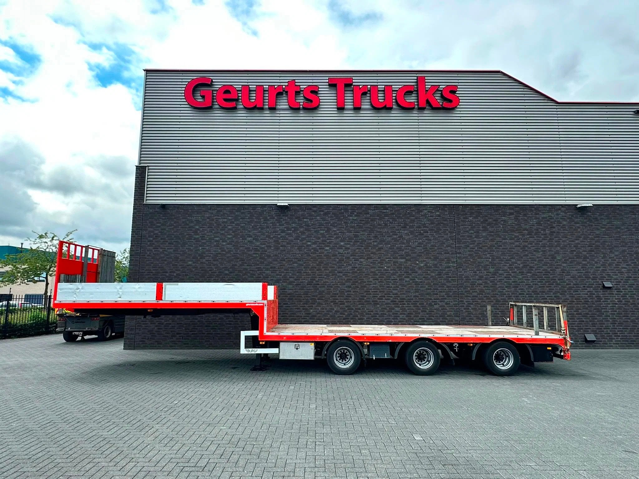 LAG O-3-42 3 ASSER SEMIE HYDRAULISCH GESTUURD 2 ASSEN, Auto's, Overige kleuren, Overige brandstoffen, Origineel Nederlands, Bedrijf