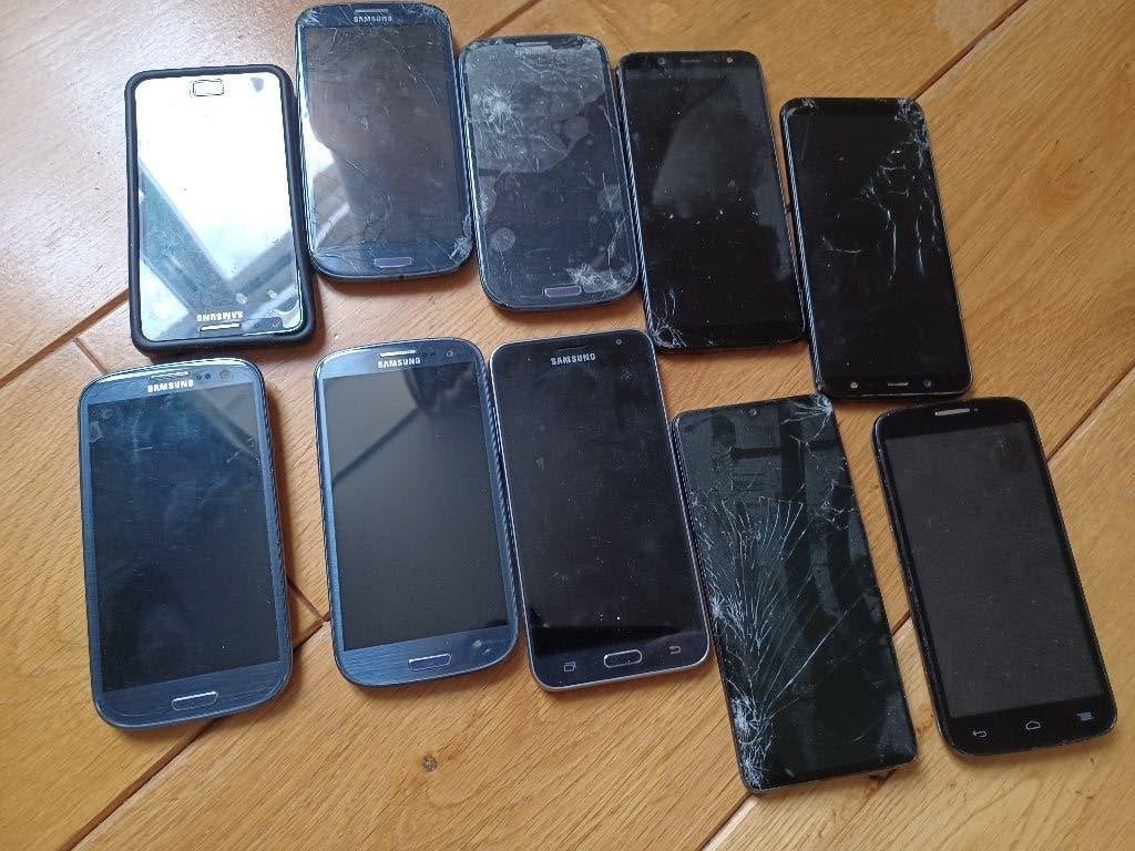 12 defecte Samsung (en HTC) telefoons, Zwart, Touchscreen, Ophalen of Verzenden, 64 GB