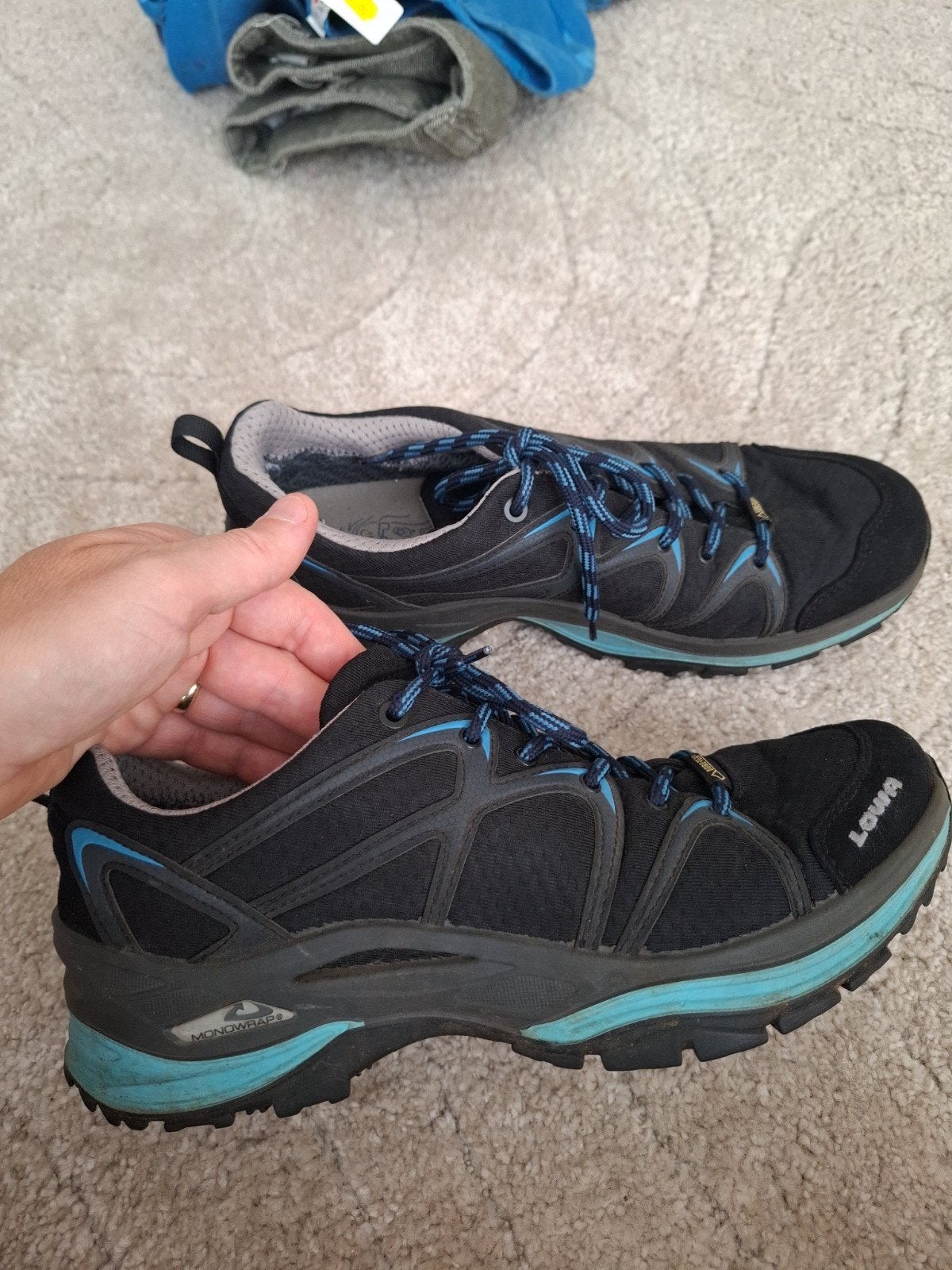 Lowa wandelschoenen maat 40, vallen ruim, Ophalen of Verzenden, Gebruikt, Schoenen