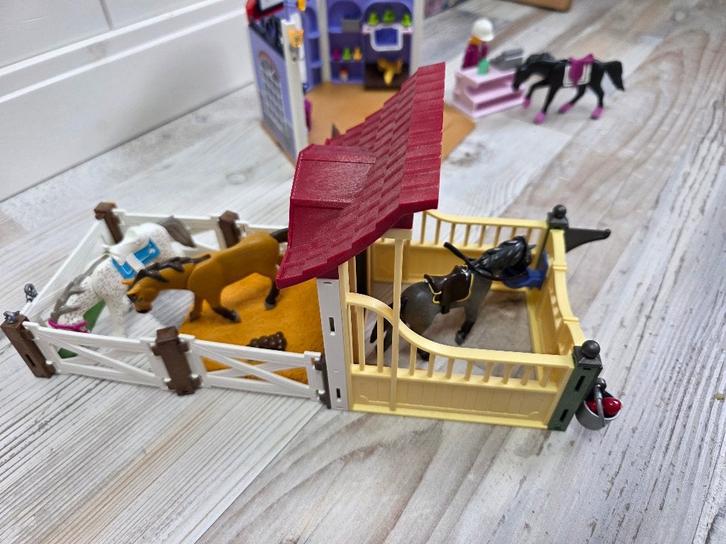 Playmobile paardenstal en winkel, Ophalen of Verzenden, Zo goed als nieuw