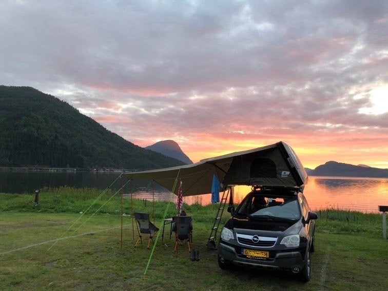 Khosi ABS 150 hybride daktent, Ophalen, Zevenhuisterweg 3, Kollum, Tot en met 2, Femkesrooftoptents