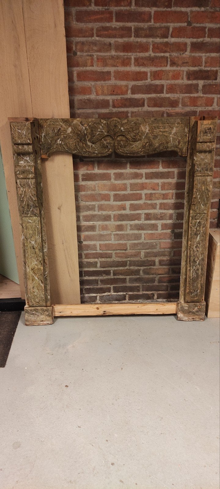 Antieke Houten Schouw Omlijsting met Fraai Houtsnijwerk, Ophalen of Verzenden
