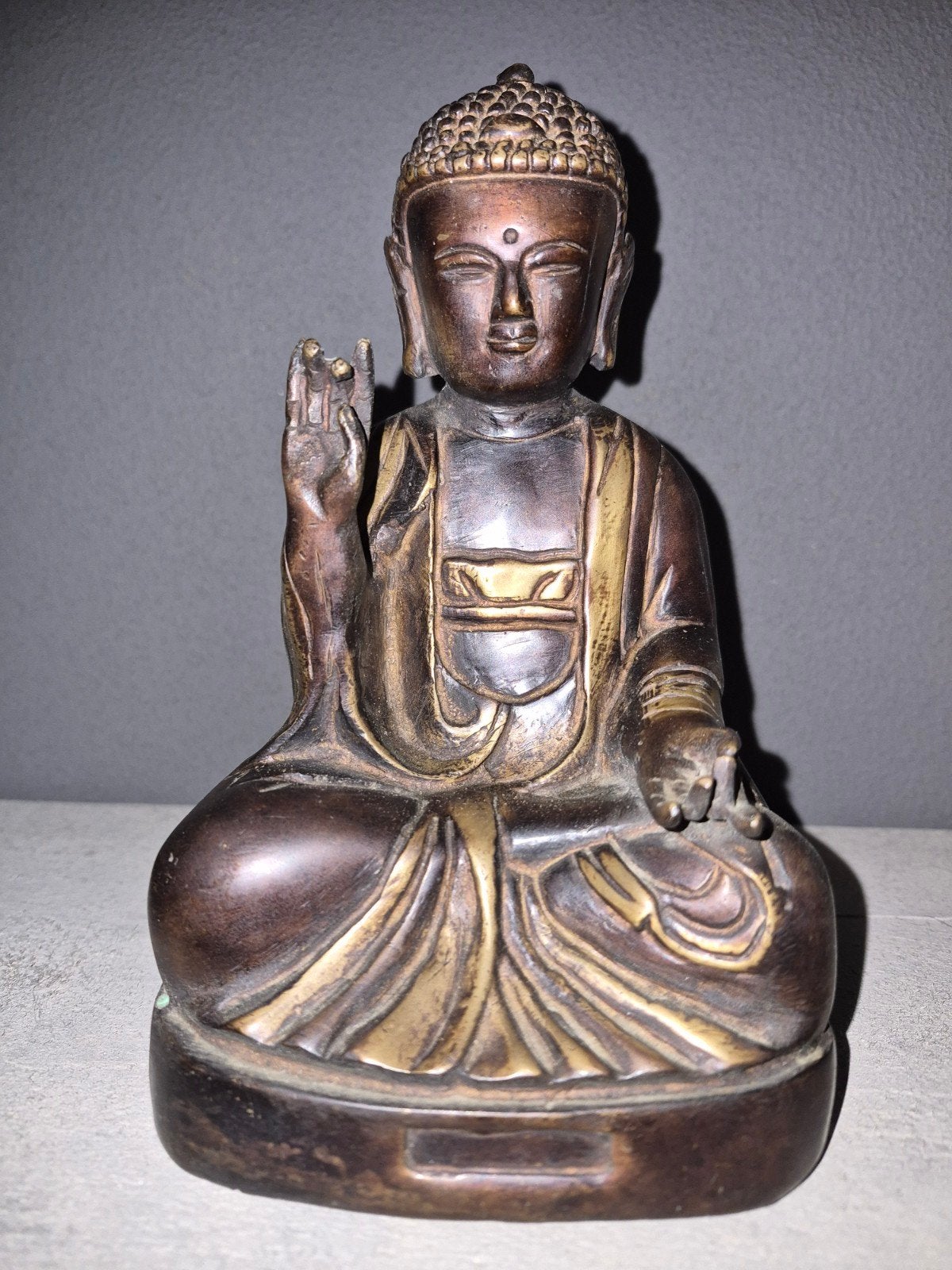 Bronzen Boeddha beeld - 18cm hoog, Antiek en Kunst, Antiek | Koper en Brons, Ophalen of Verzenden