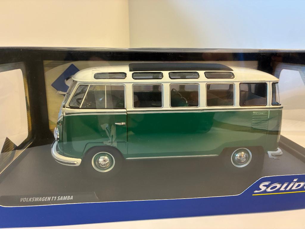 27395: Volkswagen T1 Samba - 1962 - Solido 1:18, Solido, Auto, Solido, Nieuw