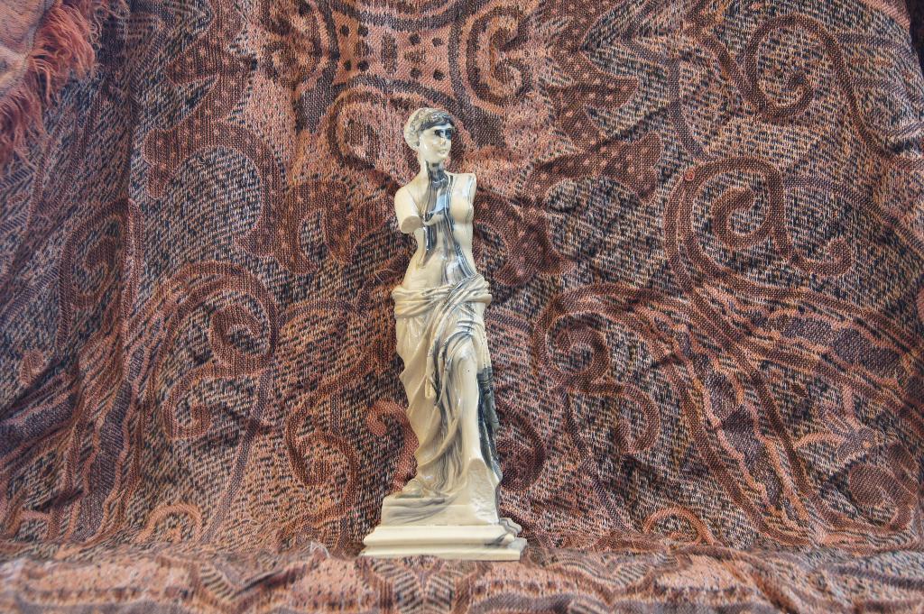 Venus van Milo, Ophalen of Verzenden, Gebruikt, Mens