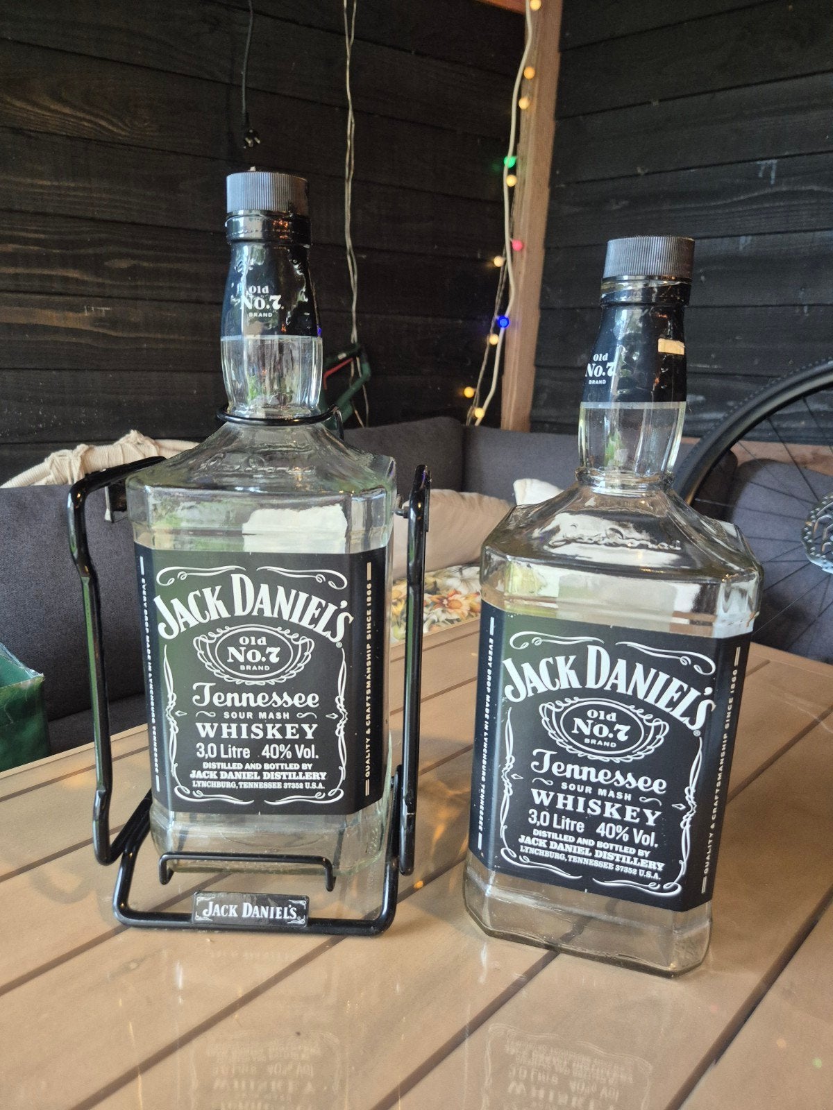 2x Lege Jack Daniels 3L flessen, 1  met originele standaard, Ophalen, Gebruikt